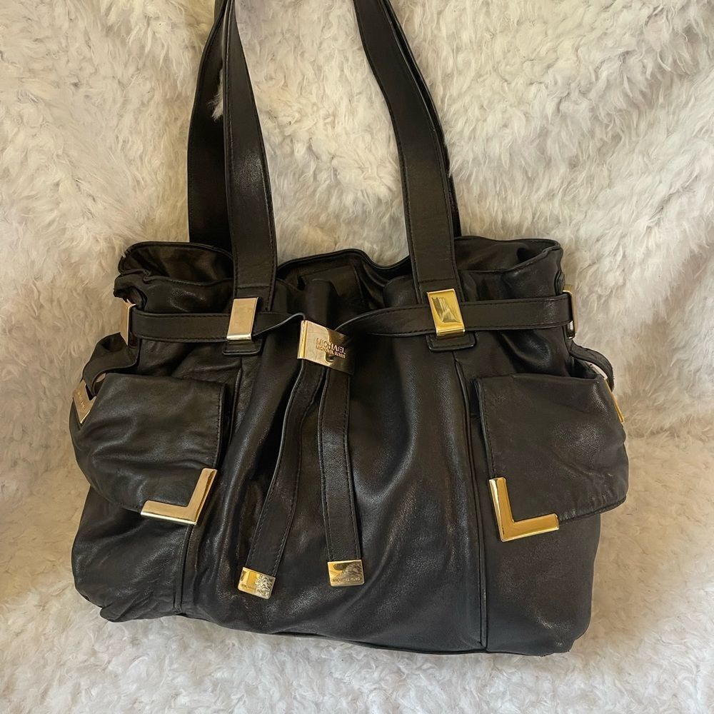 Authentic Michael Kors Beverly soft leather black drawstring satchel - Picture 7 of 12